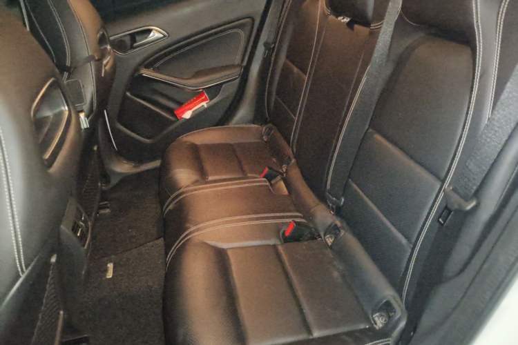 Used Mercedes-Benz GLA 2018 GLA 200 Fashion Model Left Rear Seat