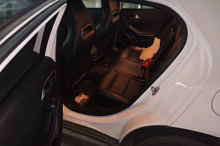 Used Mercedes-Benz GLA 2018 GLA 200 Fashion Model Left Rear Seat