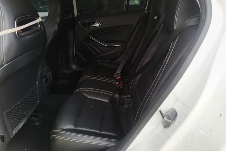 Used Mercedes-Benz GLA 2018 GLA 200 Fashion Model Left Rear Seat