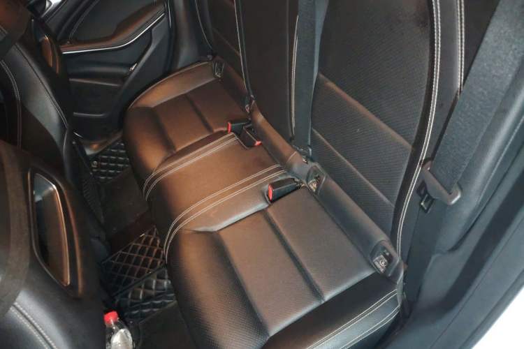 Used Mercedes-Benz GLA 2018 GLA 200 Fashion Model Left Rear Seat