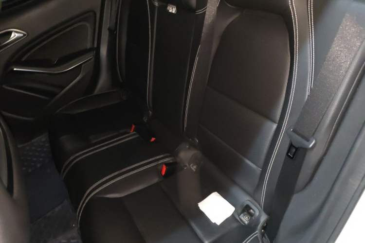 Used Mercedes-Benz GLA 2018 GLA 200 Fashion Model Left Rear Seat