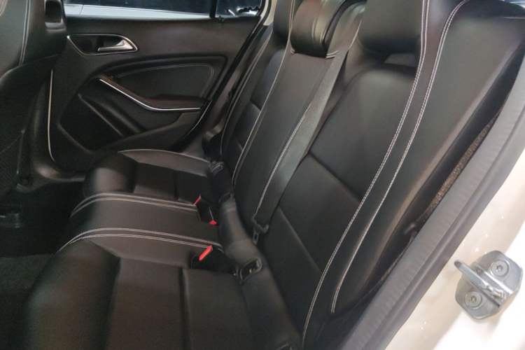 Used Mercedes-Benz GLA 2018 GLA 200 Fashion Model Left Rear Seat