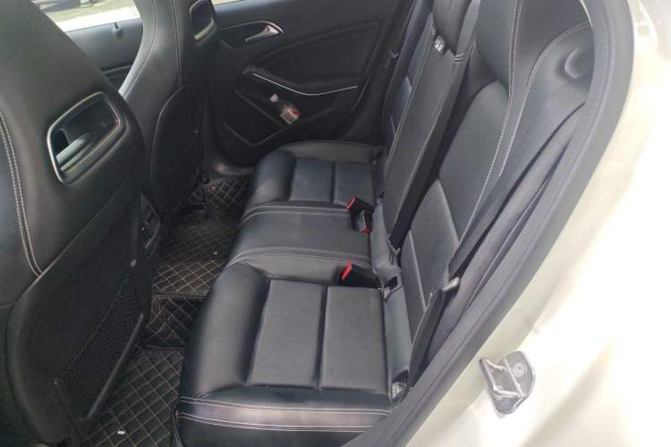 Used Mercedes-Benz GLA 2018 GLA 200 Fashion Model Left Rear Seat