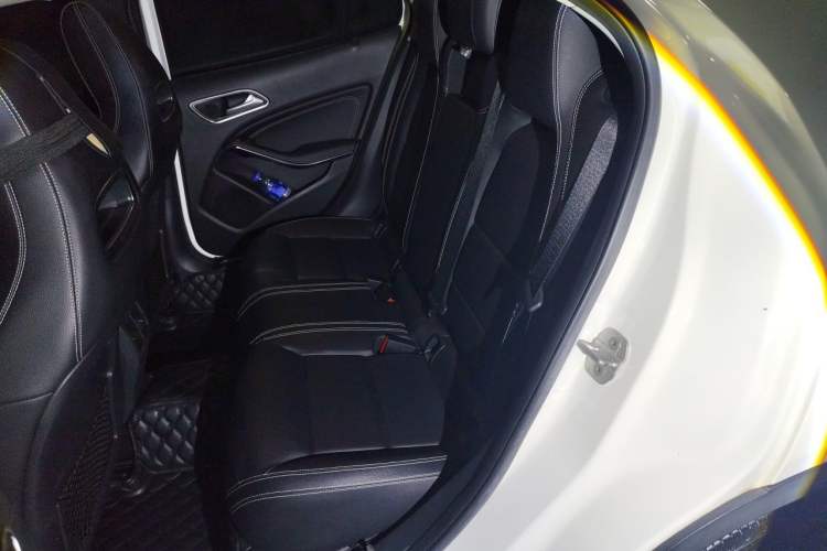 Used Mercedes-Benz GLA 2018 GLA 200 Fashion Model Left Rear Seat