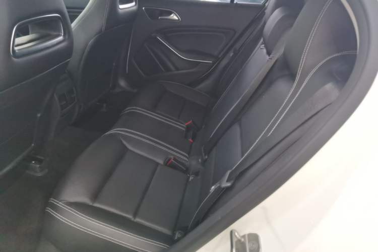 Used Mercedes-Benz GLA 2018 GLA 200 Fashion Model Left Rear Seat