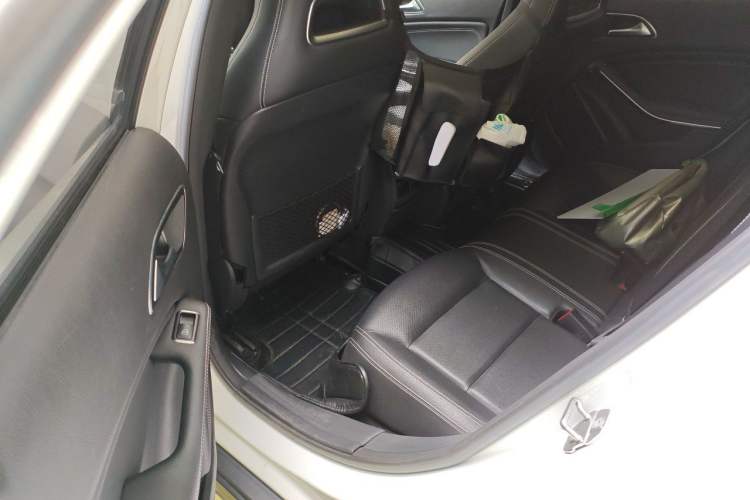 Used Mercedes-Benz GLA 2018 GLA 200 Fashion Model Left Rear Seat