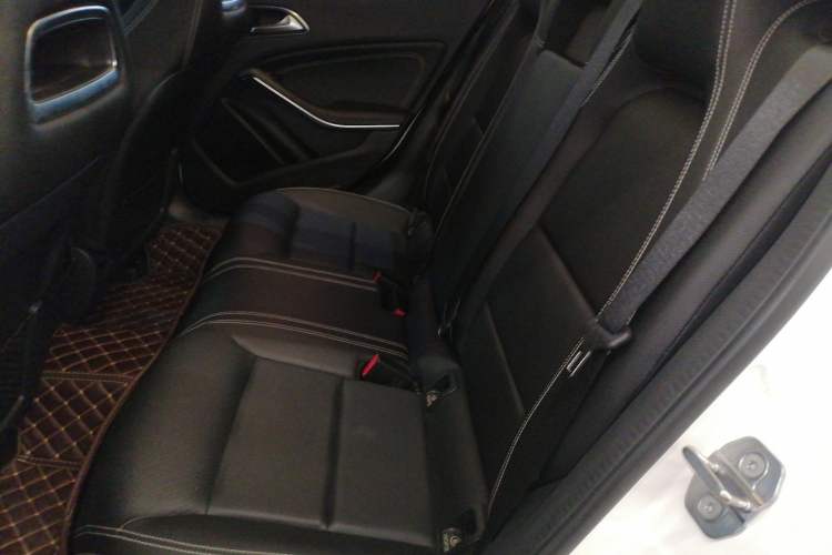 Used Mercedes-Benz GLA 2018 GLA 200 Fashion Model Left Rear Seat