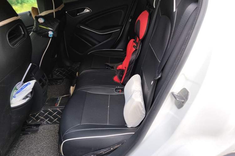 Used Mercedes-Benz GLA 2018 GLA 200 Fashion Model Left Rear Seat