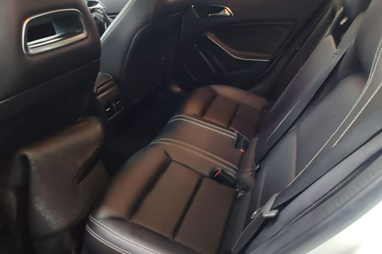 Used Mercedes-Benz GLA 2018 GLA 200 Fashion Model Left Rear Seat