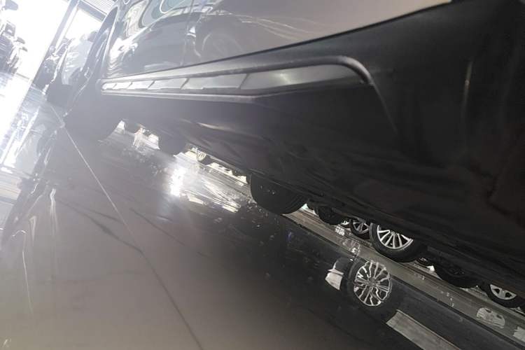 Used Mercedes-Benz GLA 2018 GLA 200 Fashion Model Left Side Sill