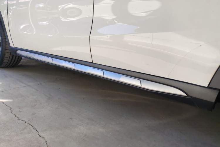 Used Mercedes-Benz GLA 2018 GLA 200 Fashion Model Left Side Sill
