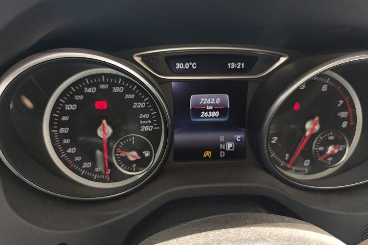 Used Mercedes-Benz GLA 2018 GLA 200 Sport Edition Odometer Close Up
