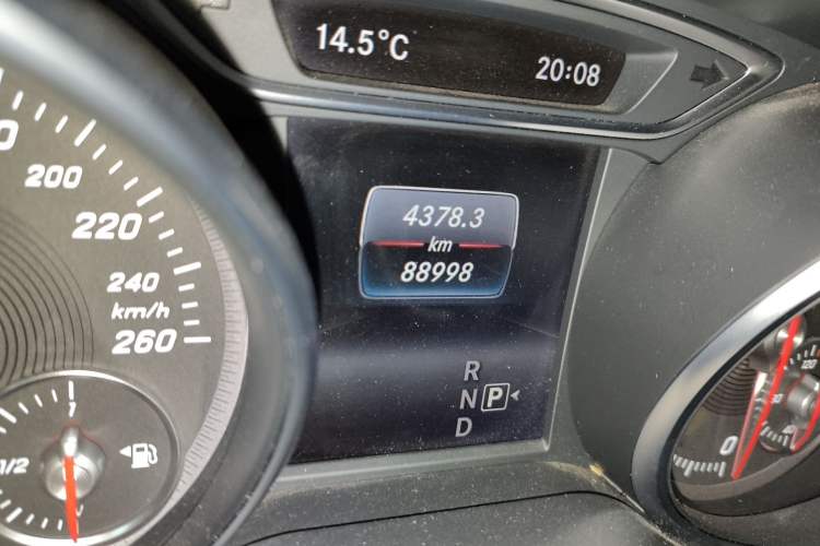 Used Mercedes-Benz GLA 2018 GLA 200 Fashion Model Odometer Close Up