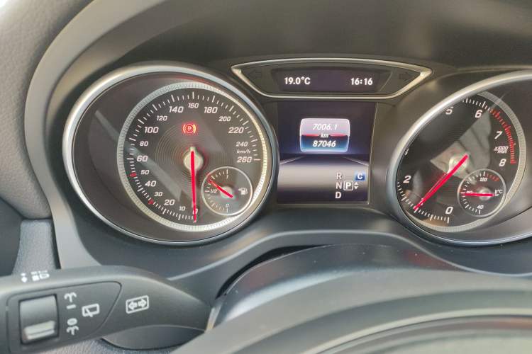 Used Mercedes-Benz GLA 2018 GLA 200 Fashion Model Odometer Close Up