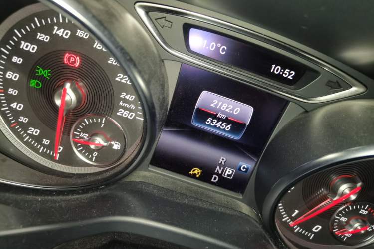 Used Mercedes-Benz GLA 2018 GLA 220 4MATIC Sport Edition Odometer Close Up