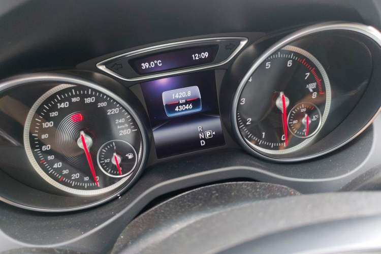 Used Mercedes-Benz GLA 2018 GLA 200 Fashion Model Odometer Close Up