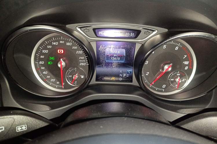 Used Mercedes-Benz GLA 2018 GLA 200 Sport Edition Odometer Close Up