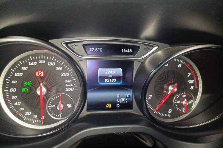 Used Mercedes-Benz GLA 2018 GLA 220 4MATIC Sport Edition Odometer Close Up