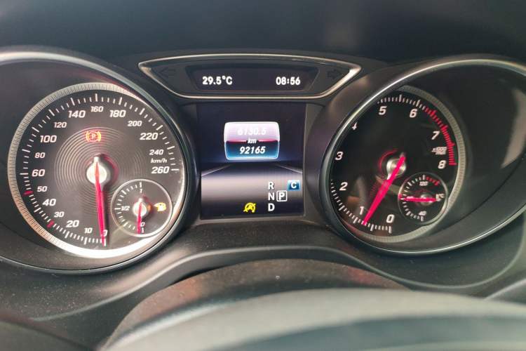 Used Mercedes-Benz GLA 2018 GLA 200 Fashion Model Odometer Close Up