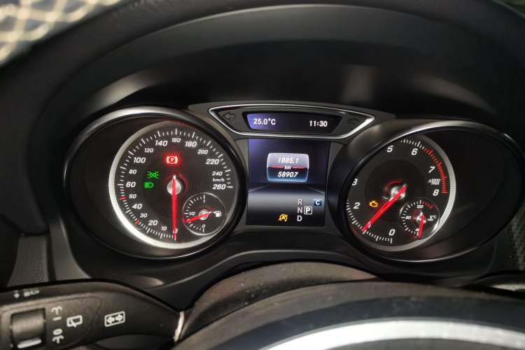Used Mercedes-Benz GLA 2018 GLA 200 Sport Edition Odometer Close Up