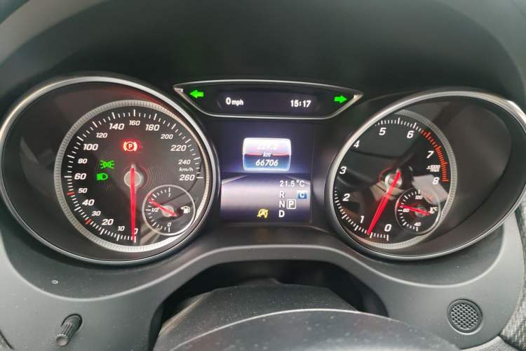 Used Mercedes-Benz GLA 2018 GLA 200 Fashion Model Odometer Close Up