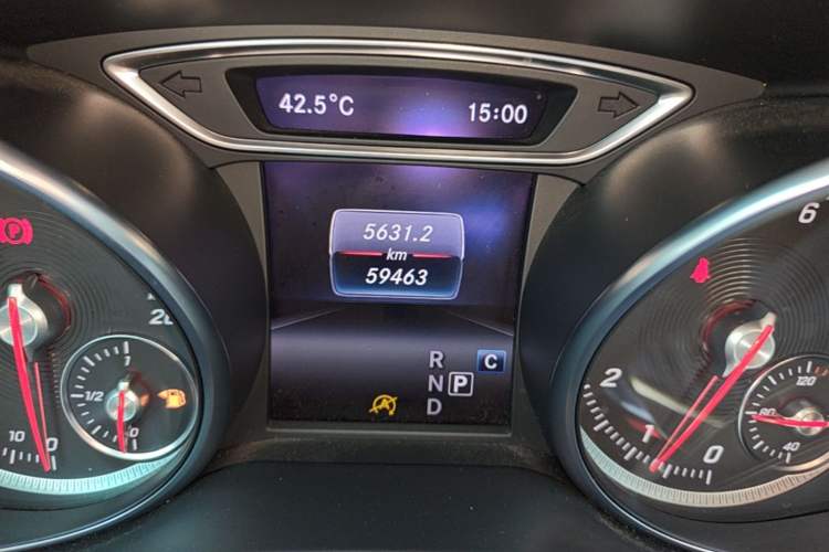 Used Mercedes-Benz GLA 2018 GLA 200 Sport Edition Odometer Close Up