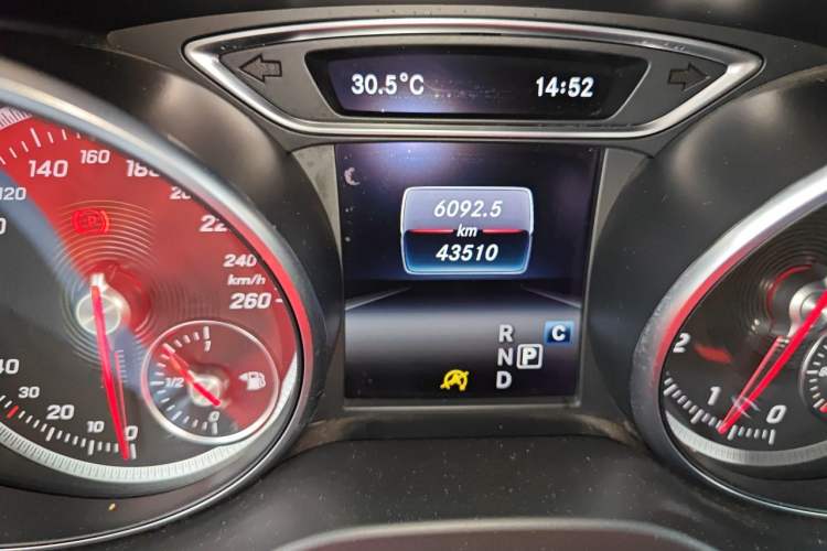 Used Mercedes-Benz GLA 2018 GLA 200 Polar Limited Edition Odometer Close Up