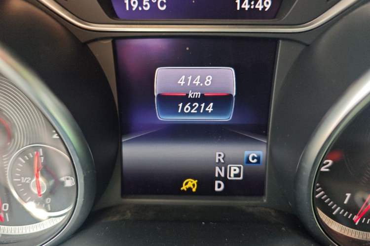 Used Mercedes-Benz GLA 2018 GLA 220 4MATIC Sport Edition Odometer Close Up