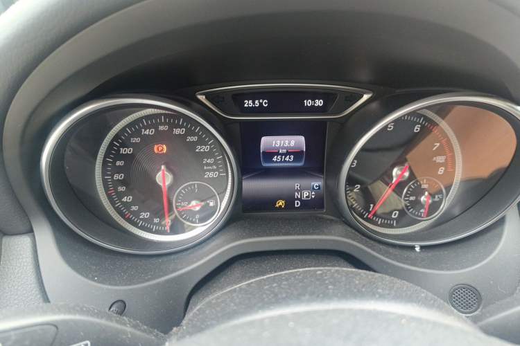 Used Mercedes-Benz GLA 2018 GLA 200 Sport Edition Odometer Close Up
