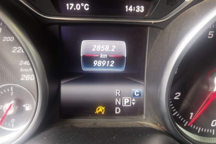 Used Mercedes-Benz GLA 2018 GLA 200 Sport Edition Odometer Close Up