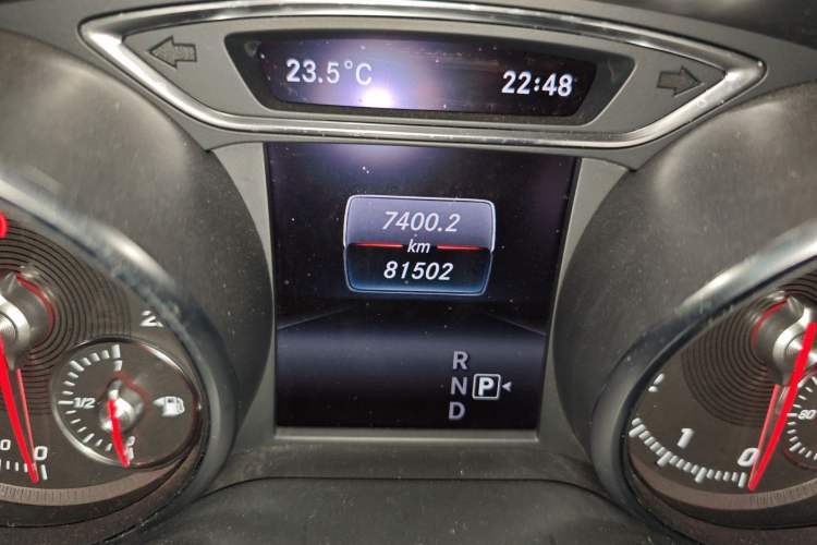 Used Mercedes-Benz GLA 2018 GLA 200 Sport Edition Odometer Close Up