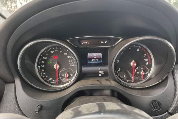 Used Mercedes-Benz GLA 2018 GLA 200 Sport Edition Odometer Close Up