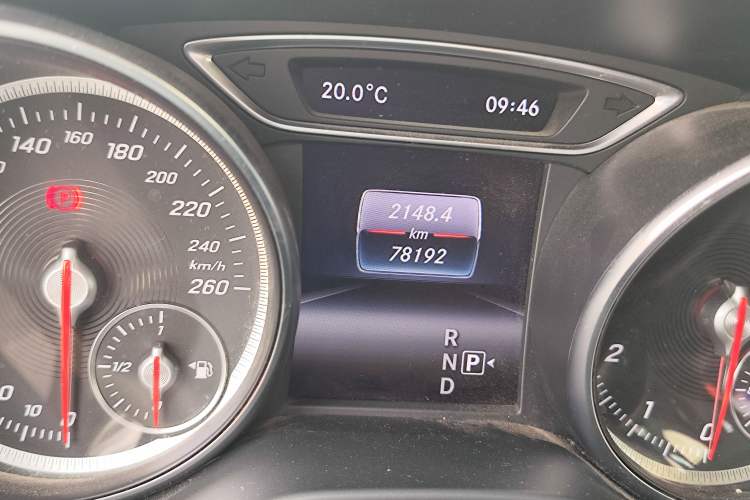 Used Mercedes-Benz GLA 2018 GLA 200 Fashion Model Odometer Close Up