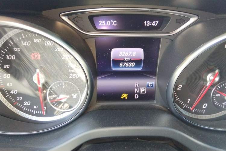 Used Mercedes-Benz GLA 2018 GLA 220 4MATIC Sport Edition Odometer Close Up