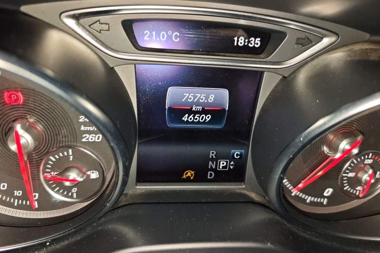 Used Mercedes-Benz GLA 2018 GLA 200 Fashion Model Odometer Close Up