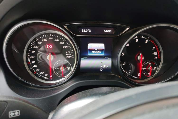 Used Mercedes-Benz GLA 2018 GLA 200 Fashion Model Odometer Close Up
