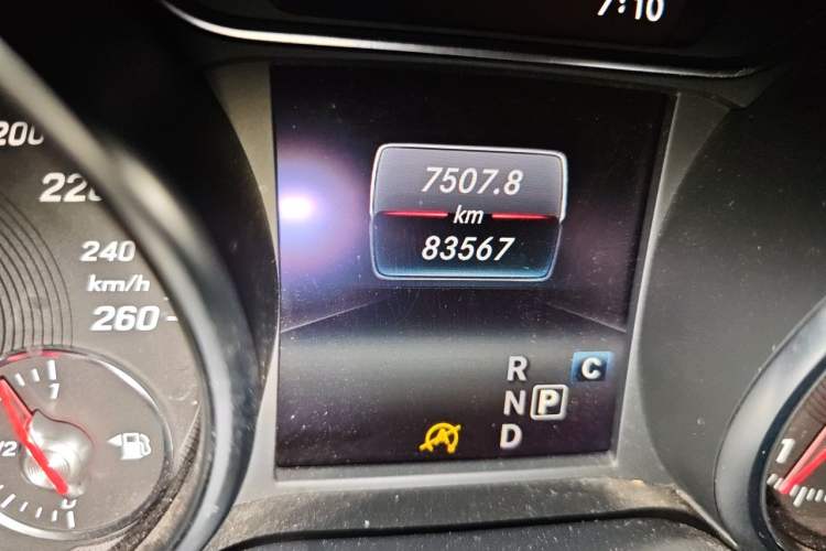 Used Mercedes-Benz GLA 2018 GLA 200 Sport Edition Odometer Close Up