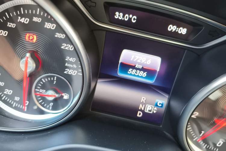 Used Mercedes-Benz GLA 2018 GLA 200 Sport Edition Odometer Close Up