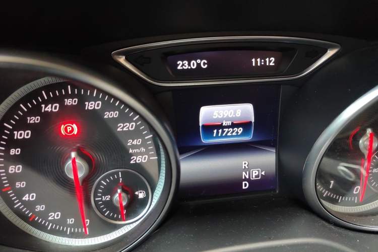 Used Mercedes-Benz GLA 2018 GLA 220 4MATIC Sport Edition Odometer Close Up