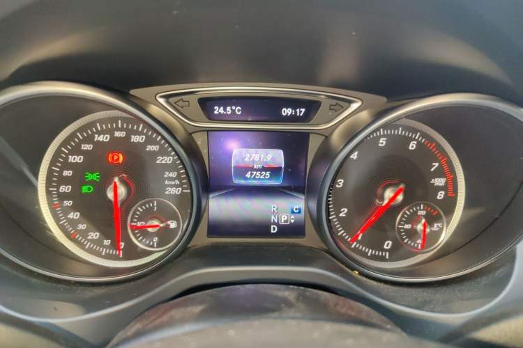 Used Mercedes-Benz GLA 2018 GLA 200 Sport Edition Odometer Close Up