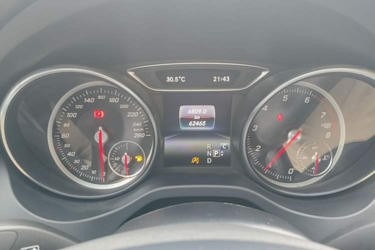 Used Mercedes-Benz GLA 2018 GLA 200 Sport Edition Odometer Close Up