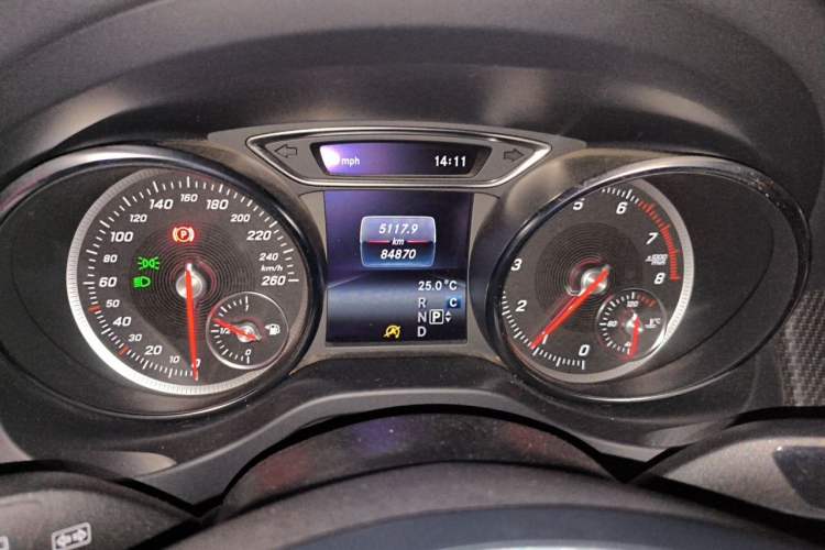 Used Mercedes-Benz GLA 2018 GLA 200 Fashion Model Odometer Close Up