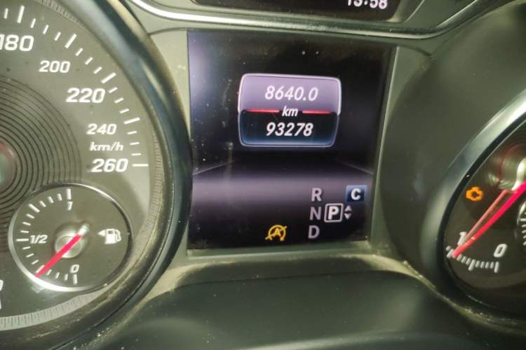 Used Mercedes-Benz GLA 2018 GLA 200 Sport Edition Odometer Close Up
