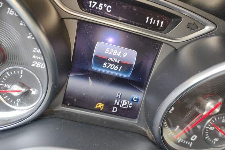 Used Mercedes-Benz GLA 2018 GLA 200 Fashion Model Odometer Close Up