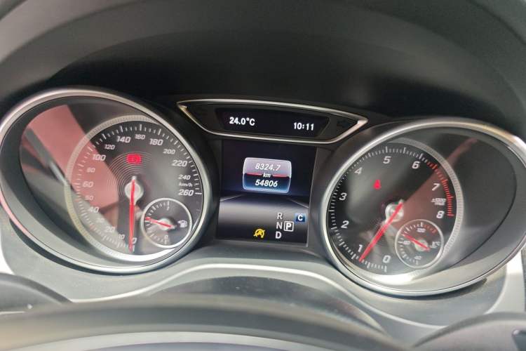 Used Mercedes-Benz GLA 2018 GLA 200 Sport Edition Odometer Close Up