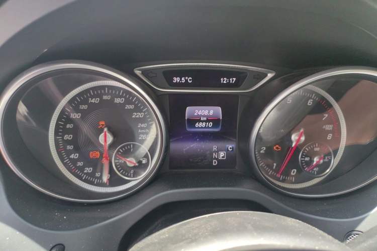 Used Mercedes-Benz GLA 2018 GLA 200 Fashion Model Odometer Close Up