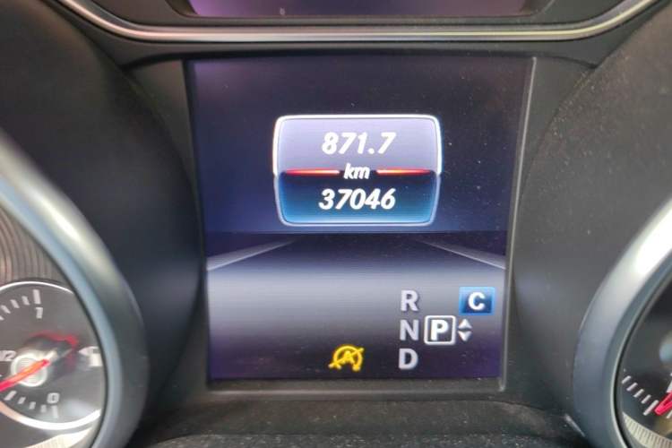 Used Mercedes-Benz GLA 2018 GLA 200 Sport Edition Odometer Close Up