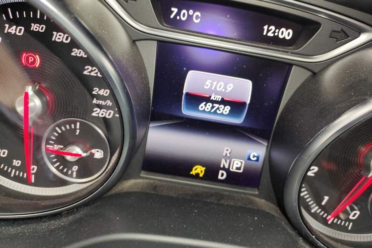 Used Mercedes-Benz GLA 2018 GLA 200 Fashion Model Odometer Close Up