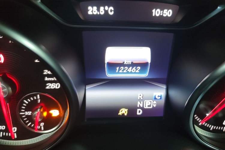 Used Mercedes-Benz GLA 2018 GLA 200 Fashion Model Odometer Close Up