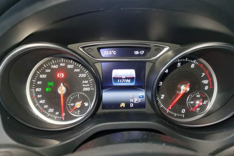 Used Mercedes-Benz GLA 2018 GLA 220 4MATIC Sport Edition Odometer Close Up